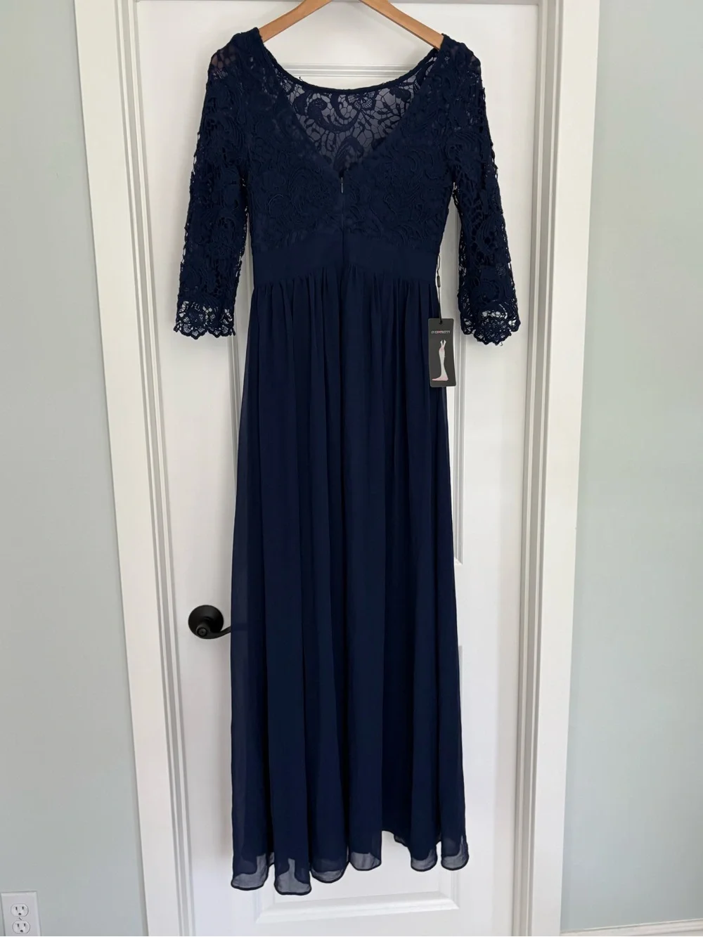 NWT Ever Pretty Lace Evening Dress 8